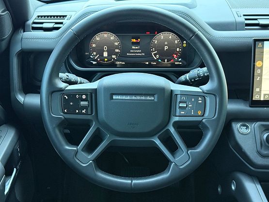 2025 Land Rover Defender X-Dynamic SE photo 10