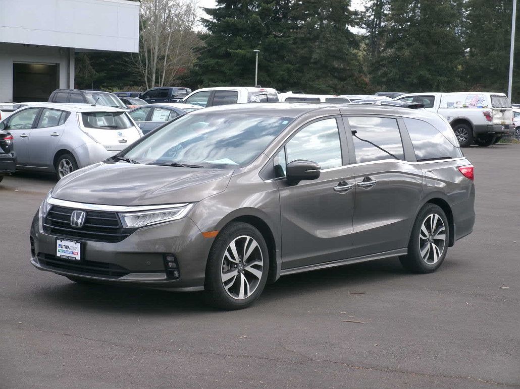 2023 Honda Odyssey Touring image 0