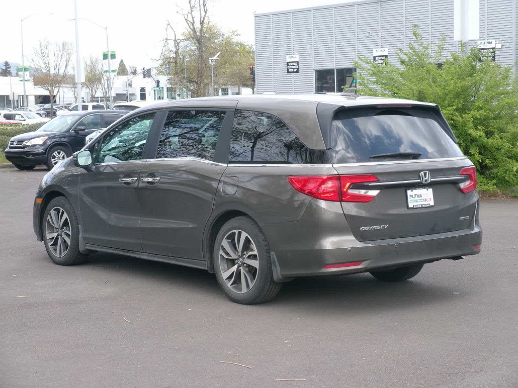2023 Honda Odyssey Touring image 2