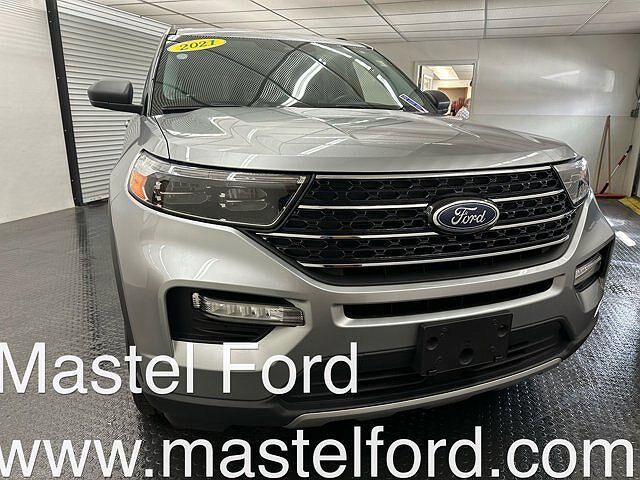 2021 Ford Explorer XLT image 1