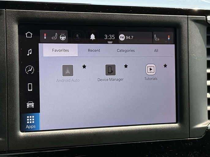 2023 Chrysler Voyager