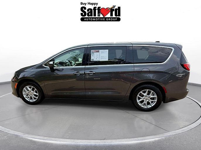 2023 Chrysler Voyager