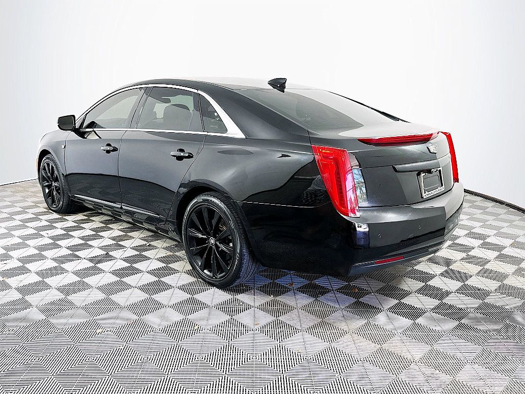 2015 Cadillac XTS Standard image 3
