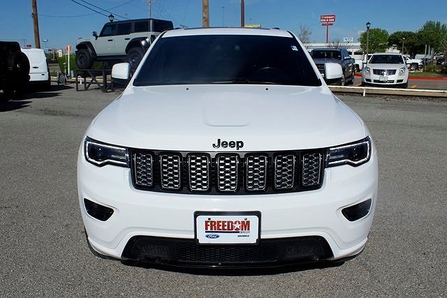 2021 Jeep Grand Cherokee Laredo image 1