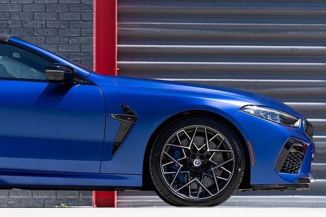 2023 BMW M8
