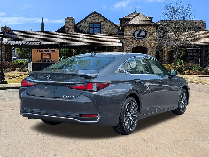 2025 Lexus ES