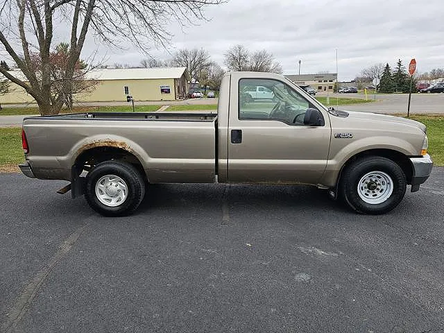 2004 Ford F-250 XL image 4