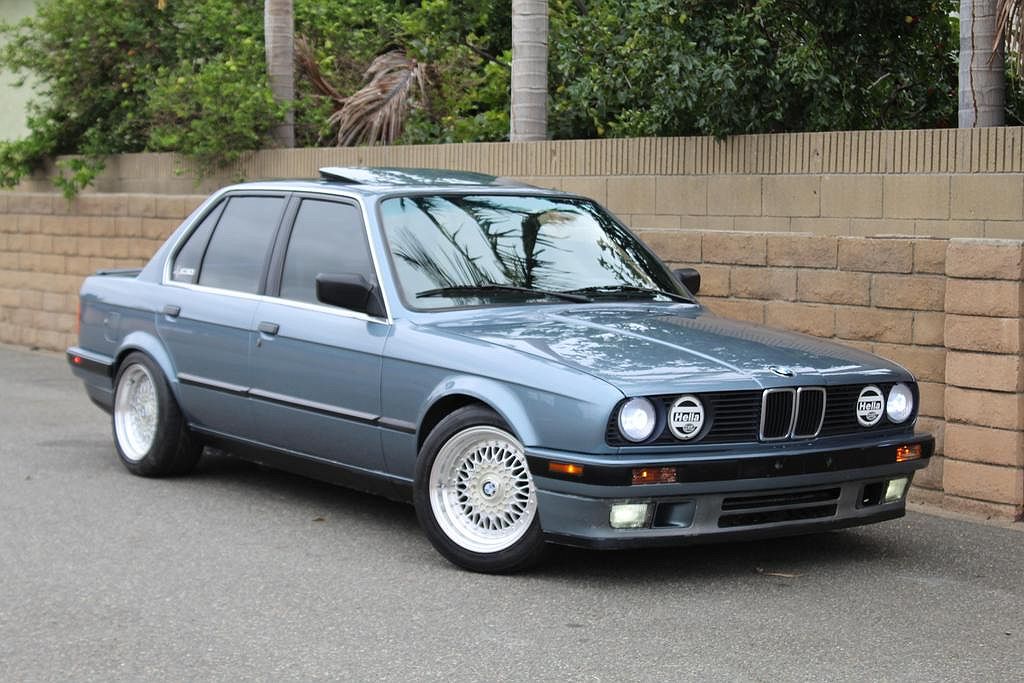 1989 BMW 3 Series 325i image 1