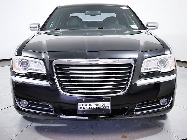 2013 Chrysler 300 C image 3