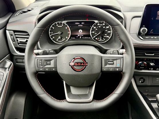 2025 Nissan Rogue SV photo 10