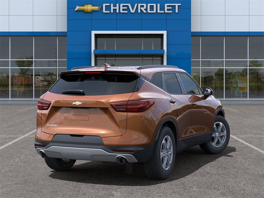2024 Chevrolet Blazer LT image 3