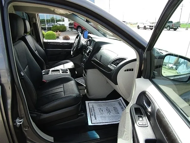 2016 Chrysler Town & Country