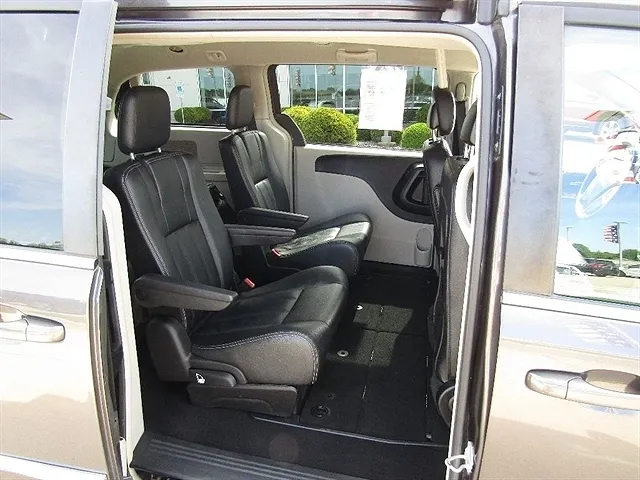 2016 Chrysler Town & Country