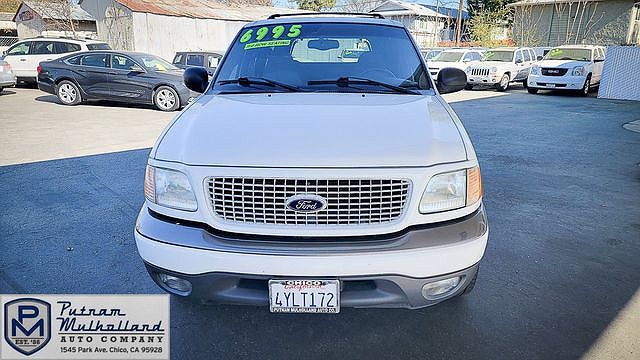 2002 Ford Expedition XLT image 2