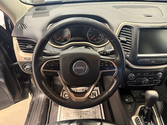 2015 Jeep Cherokee Limited photo 2