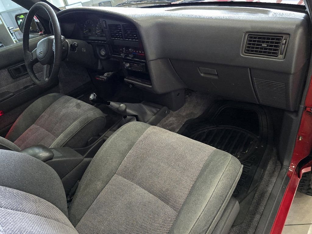 1989 Toyota Pickup SR5 image 26