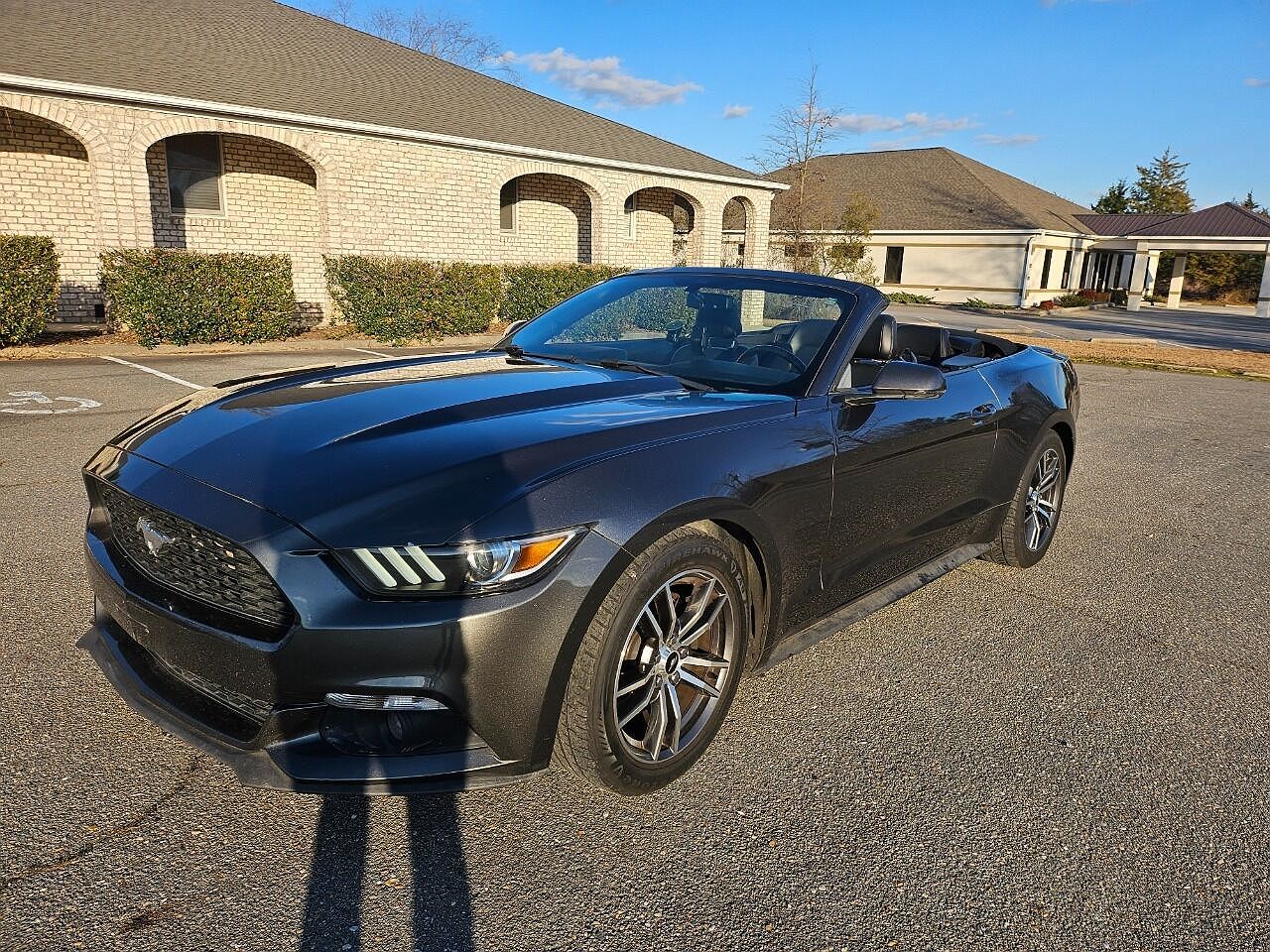 2015 Ford Mustang null image 14