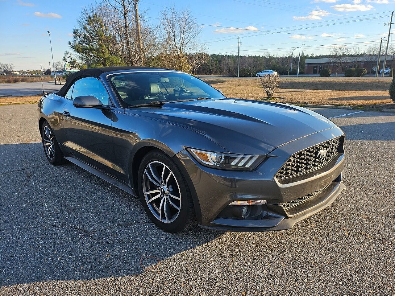 2015 Ford Mustang null image 19