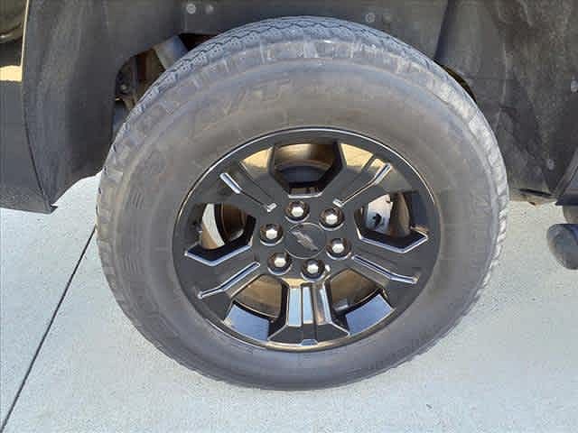 2017 Chevrolet Tahoe LT image 5