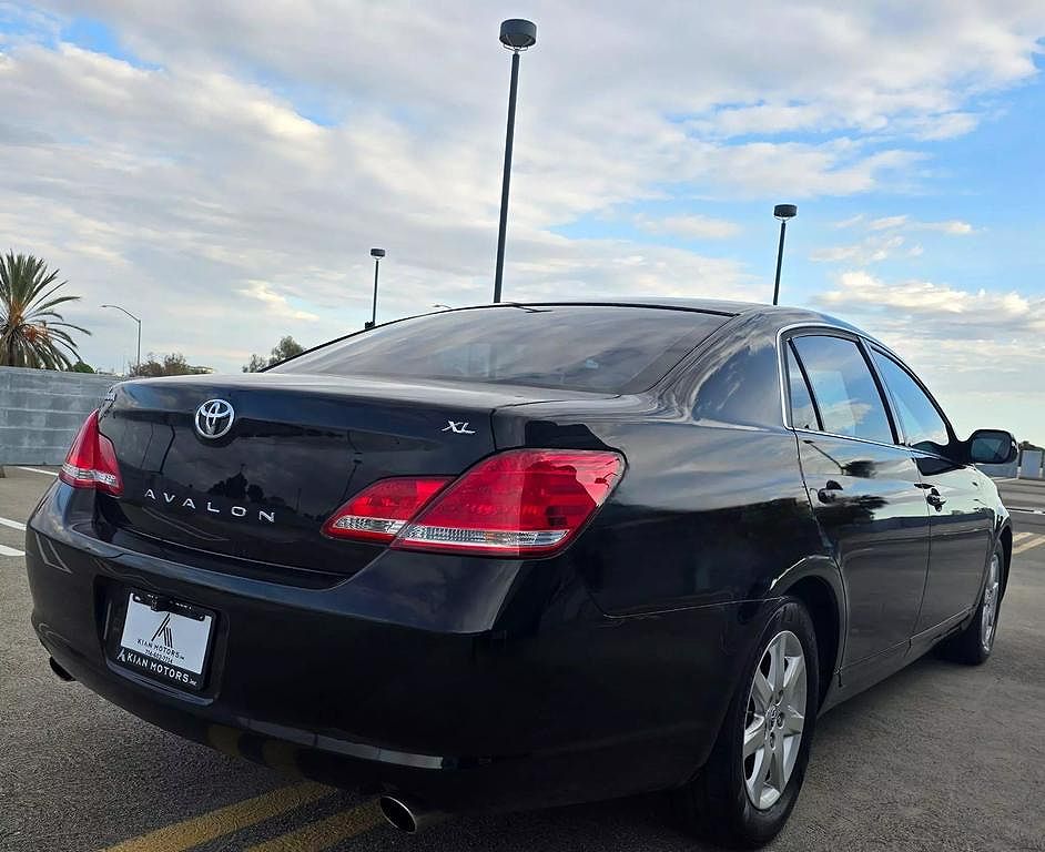 2007 Toyota Avalon XL image 5