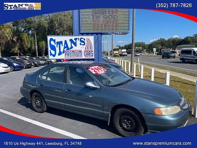 2001 Nissan Altima GXE image 0