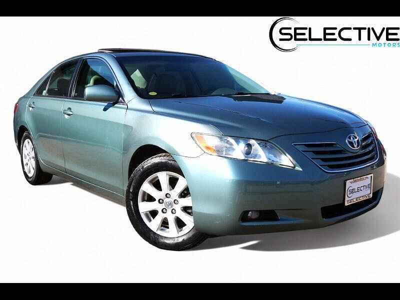 2009 Toyota Camry XLE image 0