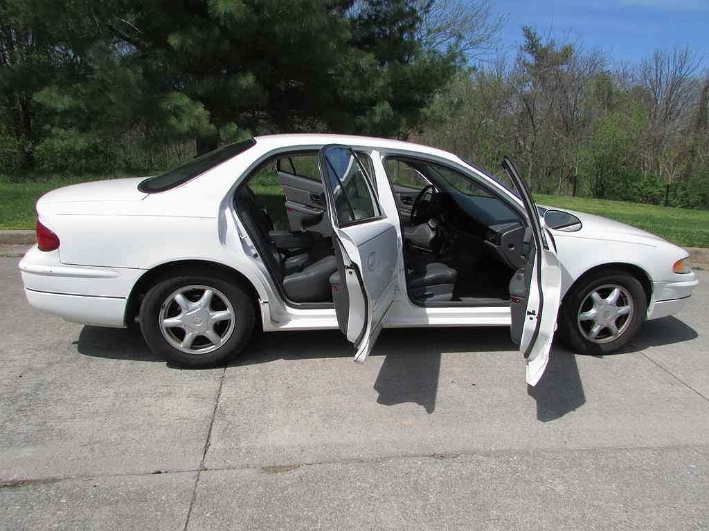 2004 Buick Regal LS image 9