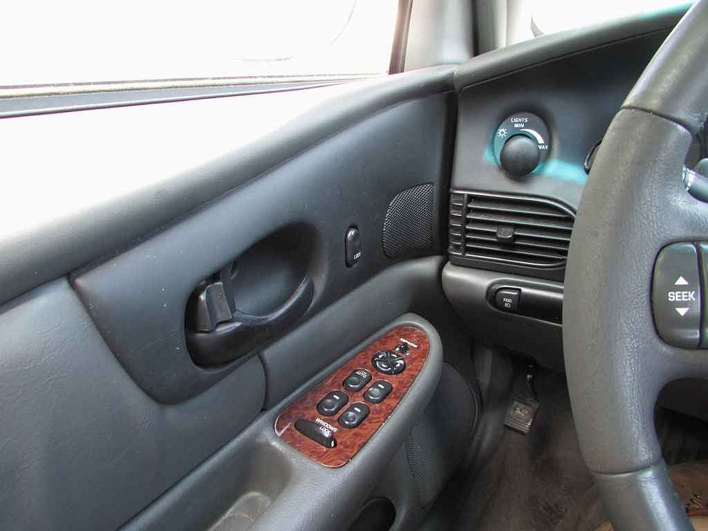 2004 Buick Regal LS image 16