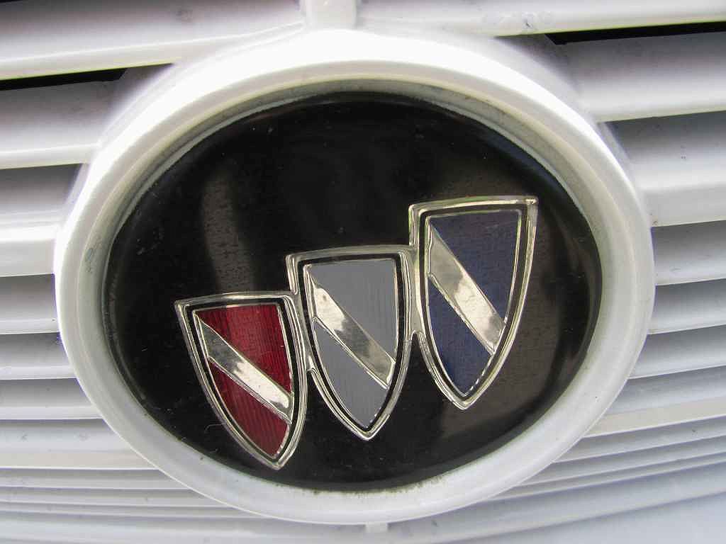 2004 Buick Regal LS image 22
