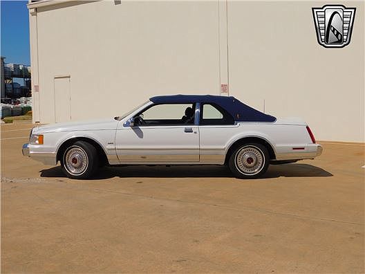 1988 Lincoln Mark Series VII image 2
