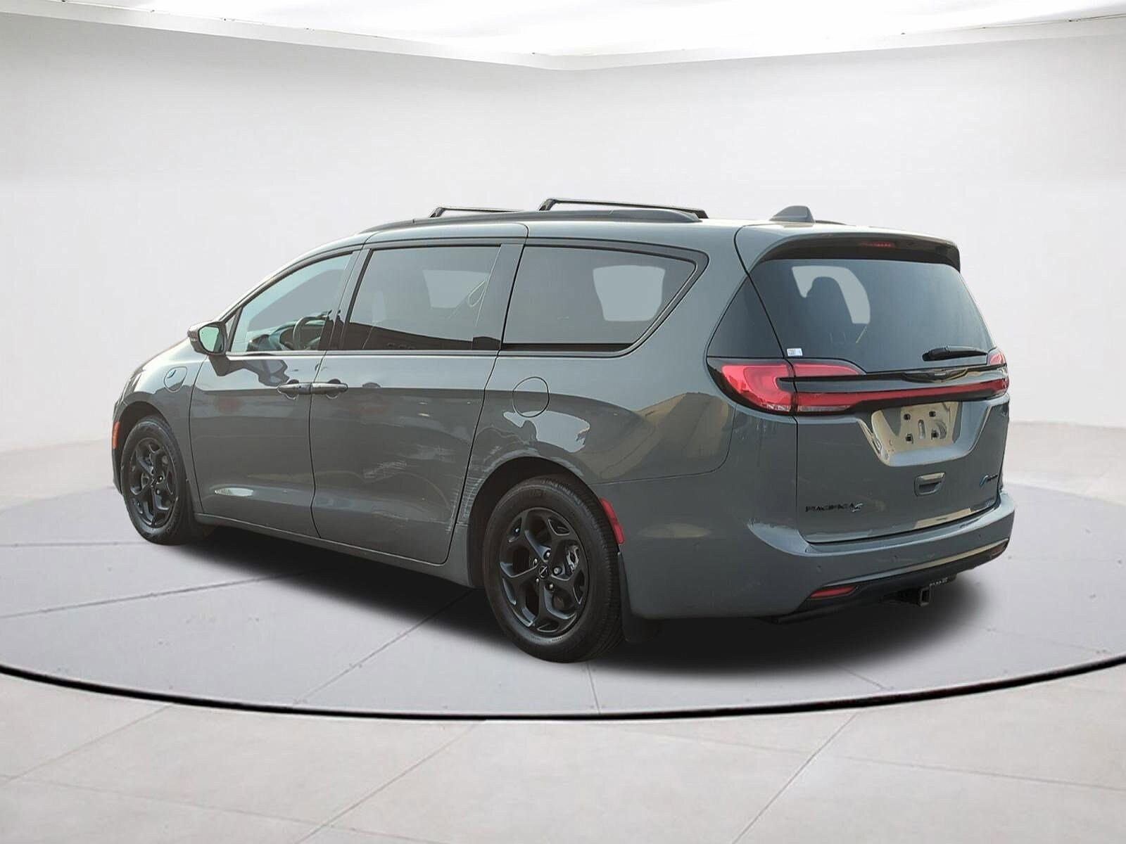 2021 Chrysler Pacifica Limited image 5