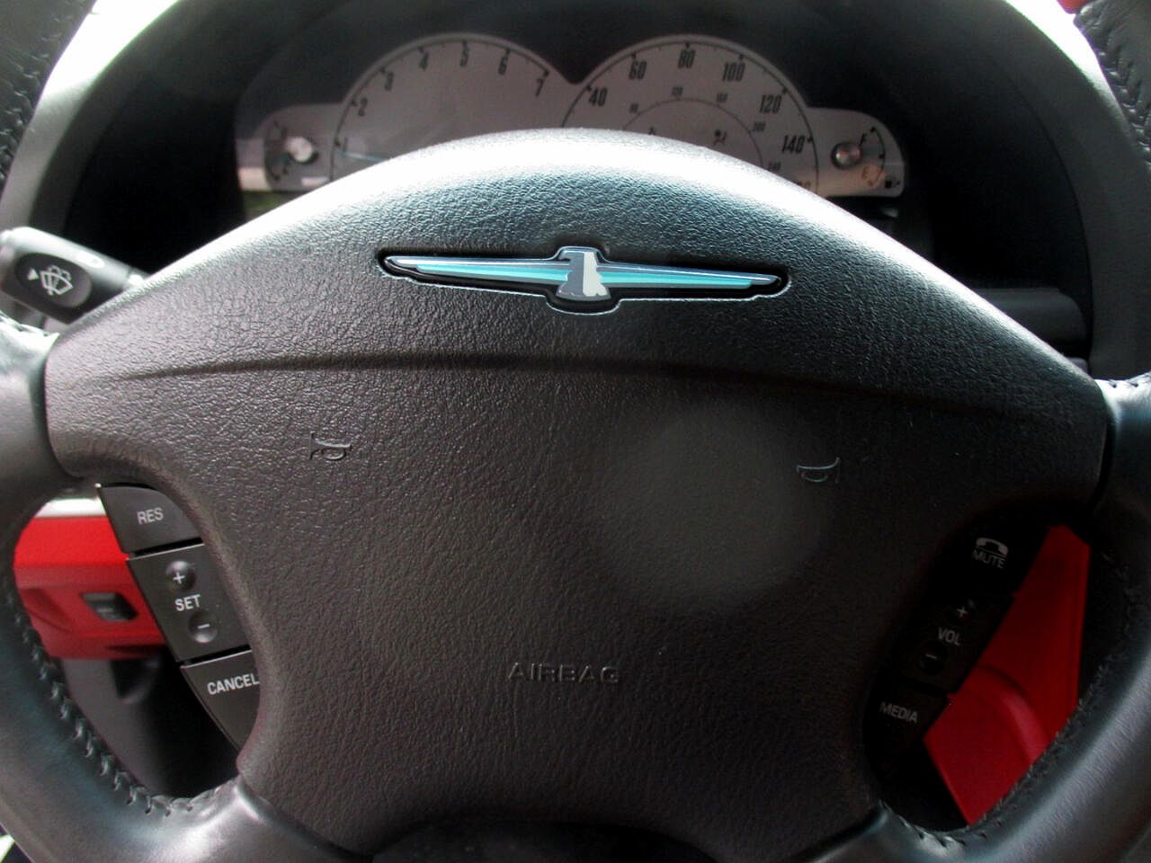 2002 Ford Thunderbird Premium image 12