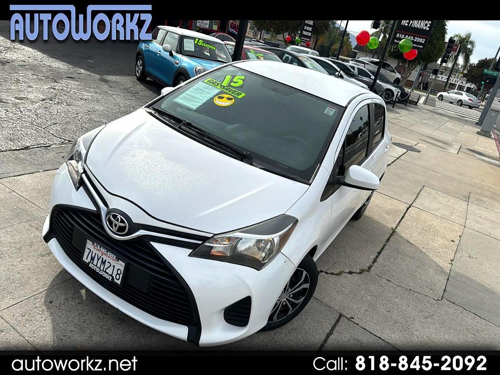 2015 Toyota Yaris SE image 0