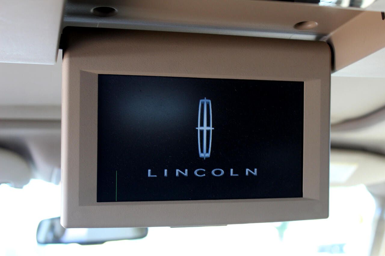 2008 Lincoln Navigator null image 14