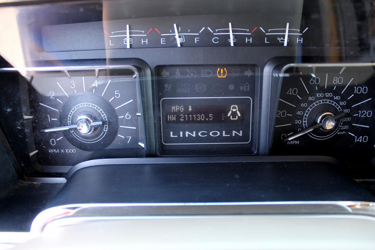 2008 Lincoln Navigator null image 22
