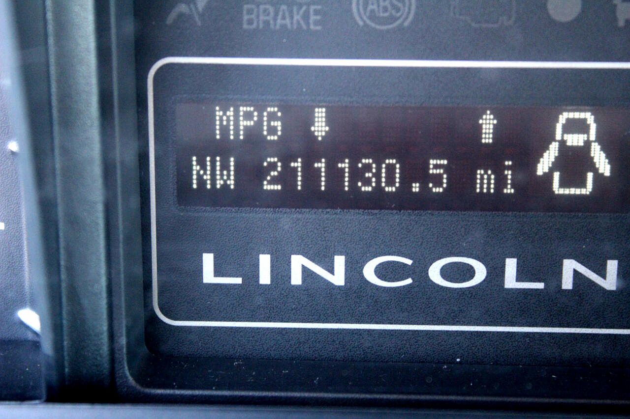 2008 Lincoln Navigator null image 23