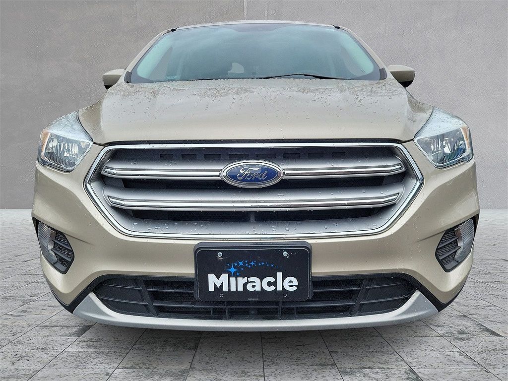2017 Ford Escape SE image 1