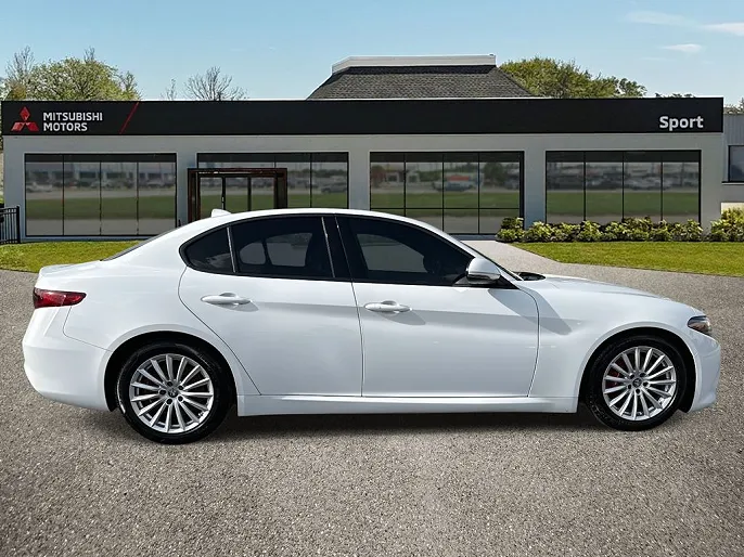 2022 Alfa Romeo Giulia