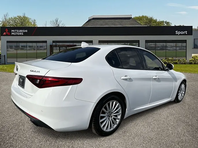 2022 Alfa Romeo Giulia