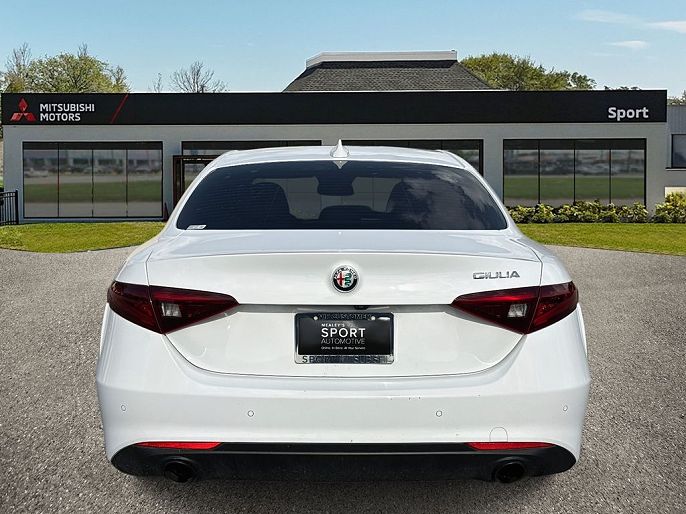 2022 Alfa Romeo Giulia