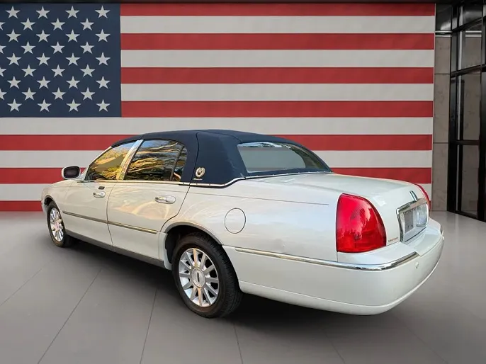 2004 Lincoln Town Car