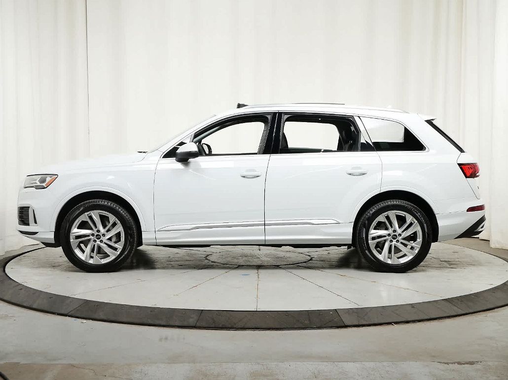 2023 Audi Q7 Premium image 2