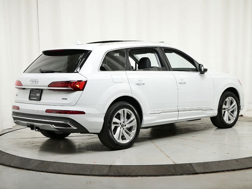 2023 Audi Q7 Premium image 5