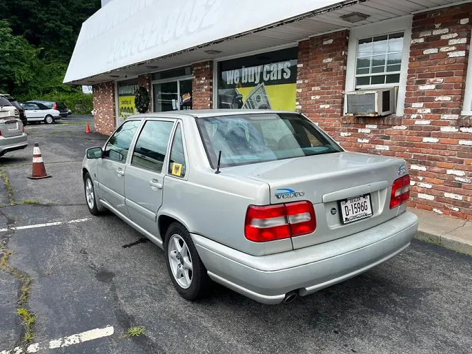 2000 Volvo S70
