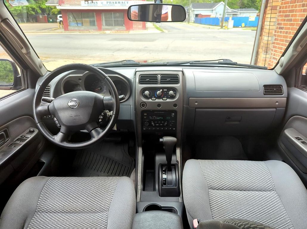 2003 Nissan Frontier XE image 2