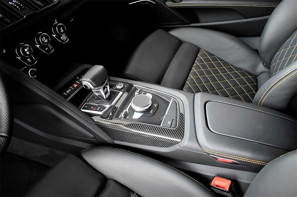2023 Audi R8 5.2 image 18