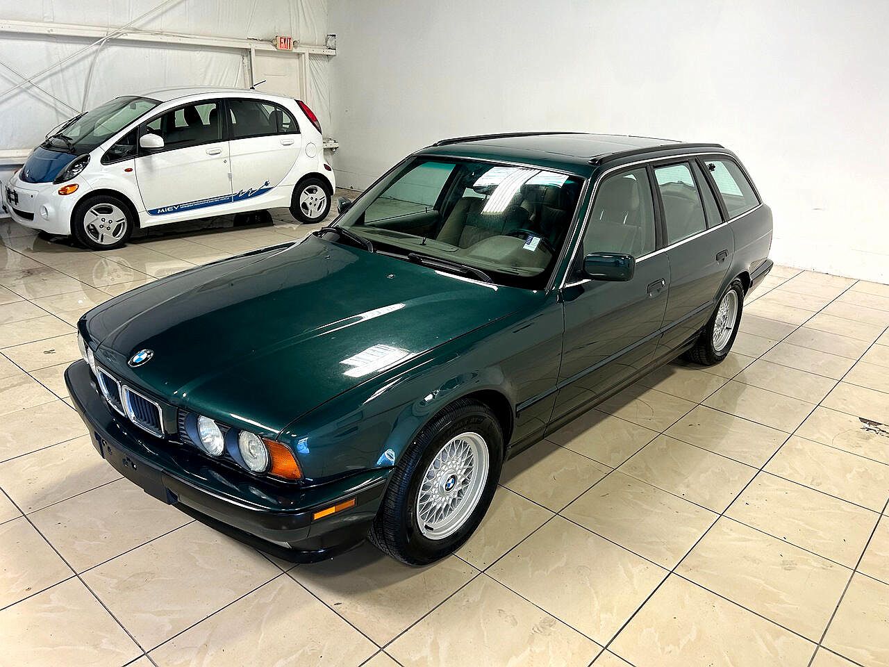 1994 BMW 5 Series 530i image 2