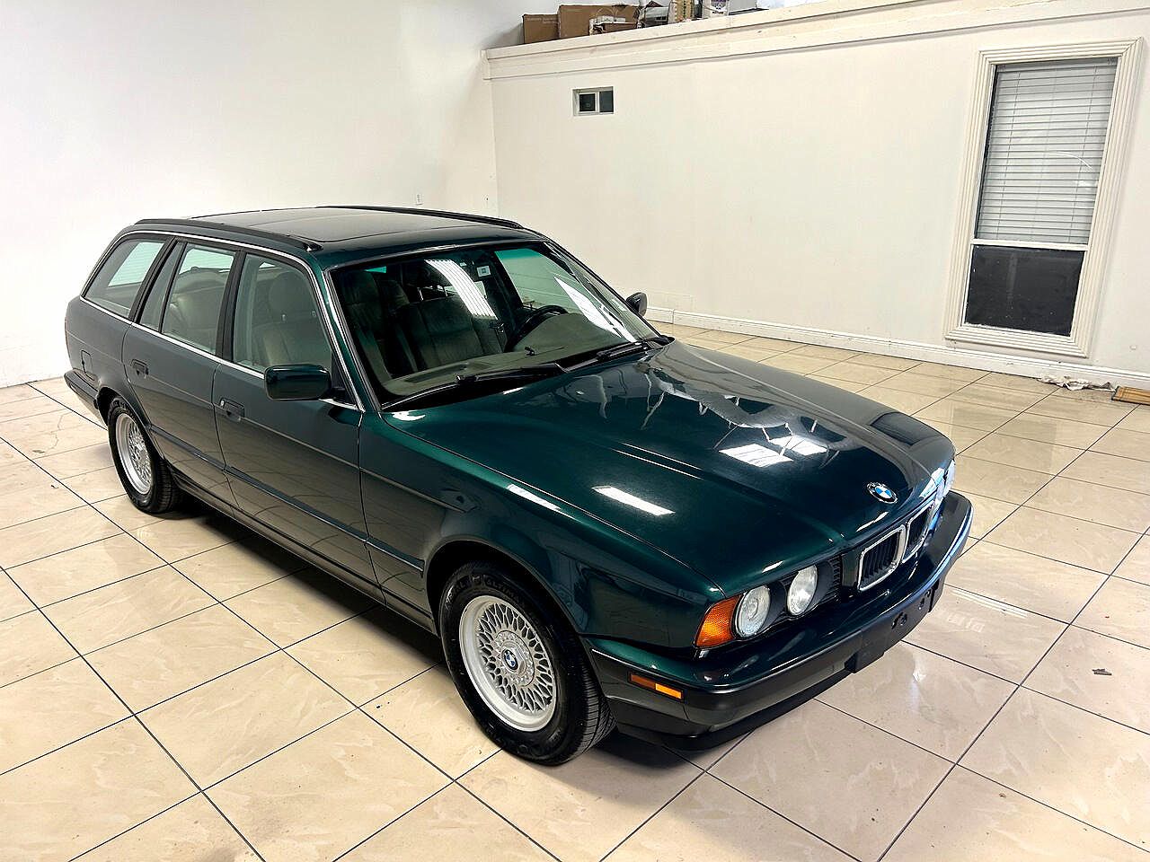 1994 BMW 5 Series 530i image 8