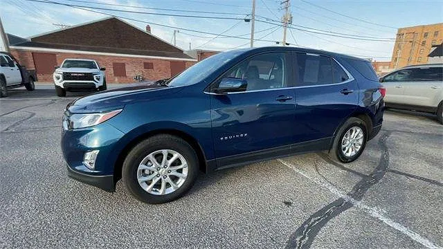 2021 Chevrolet Equinox LT image 2