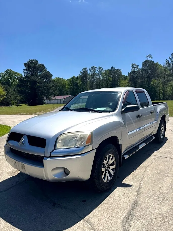 2008 Mitsubishi Raider